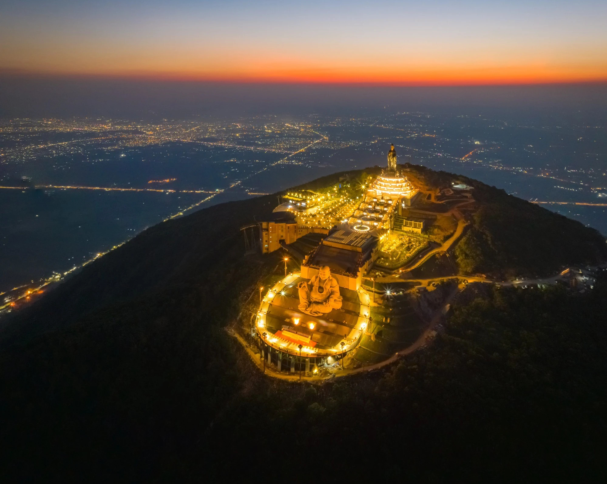 Alternative view of Vé Cáp Treo Tuyến Chùa Hang Sau 17h