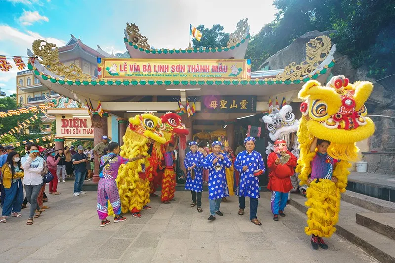 Lễ Vía Bà Tây Ninh, Lễ Hội Vía Bà Tây Ninh, Lễ Vía Bà Tại Núi Bà Đen Tây Ninh, Lễ Vía Bà Linh Sơn Thánh Mẫu